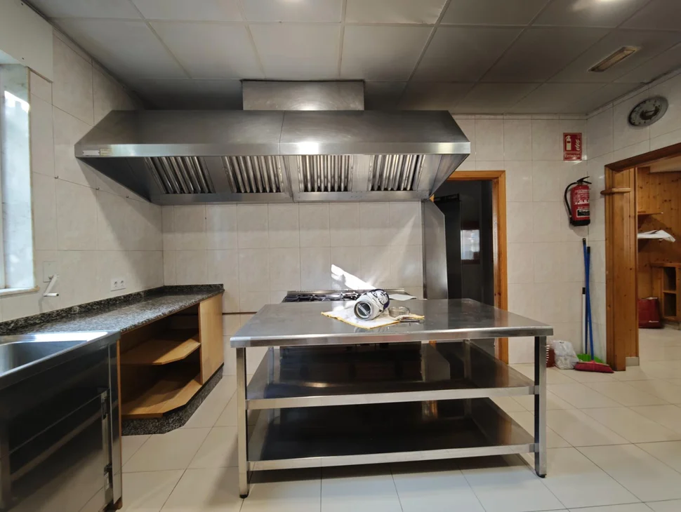 Local comercial en carretera de castilla, o ponto, narón