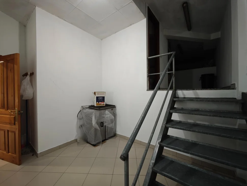 Local comercial en carretera de castilla, o ponto, narón