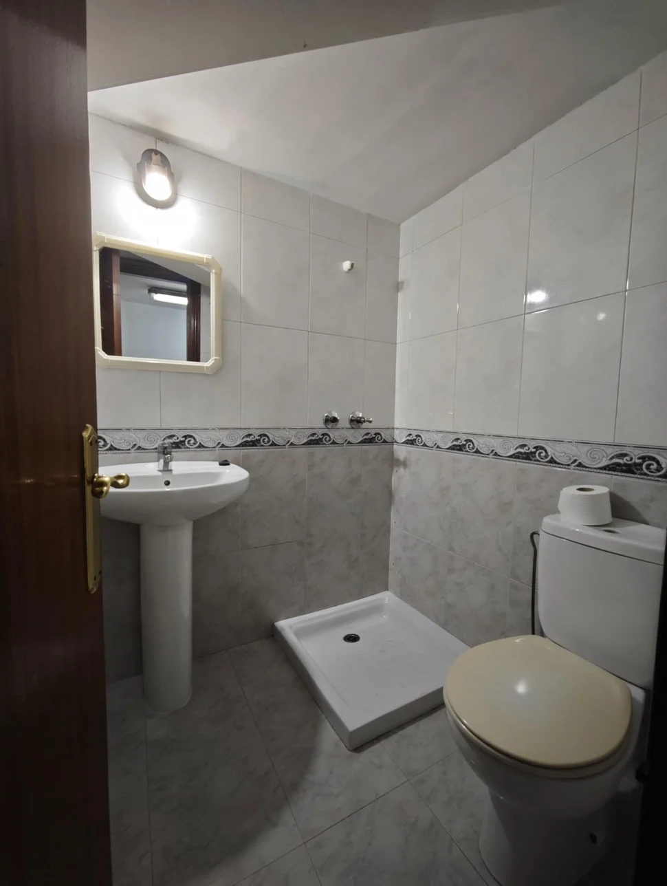 Local comercial en carretera de castilla, o ponto, narón