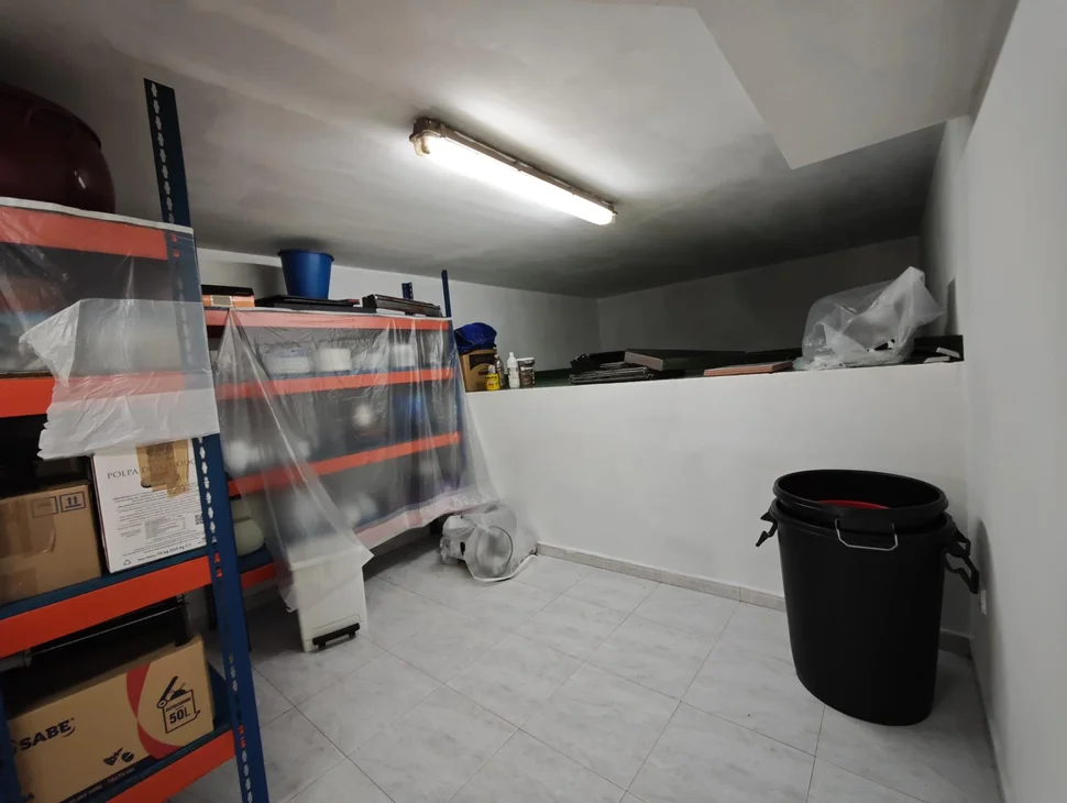 Local comercial en carretera de castilla, o ponto, narón