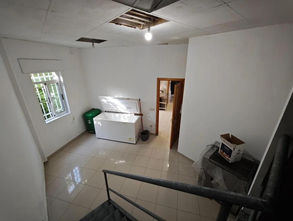 Local comercial en carretera de castilla, o ponto, narón