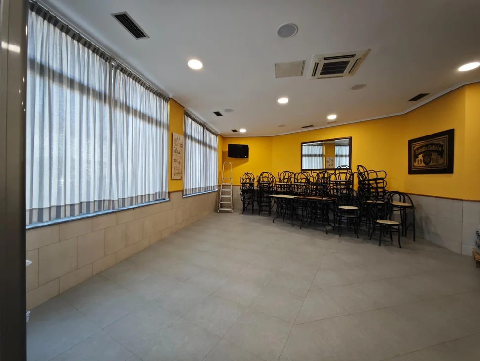 Local comercial en carretera de castilla, o ponto, narón