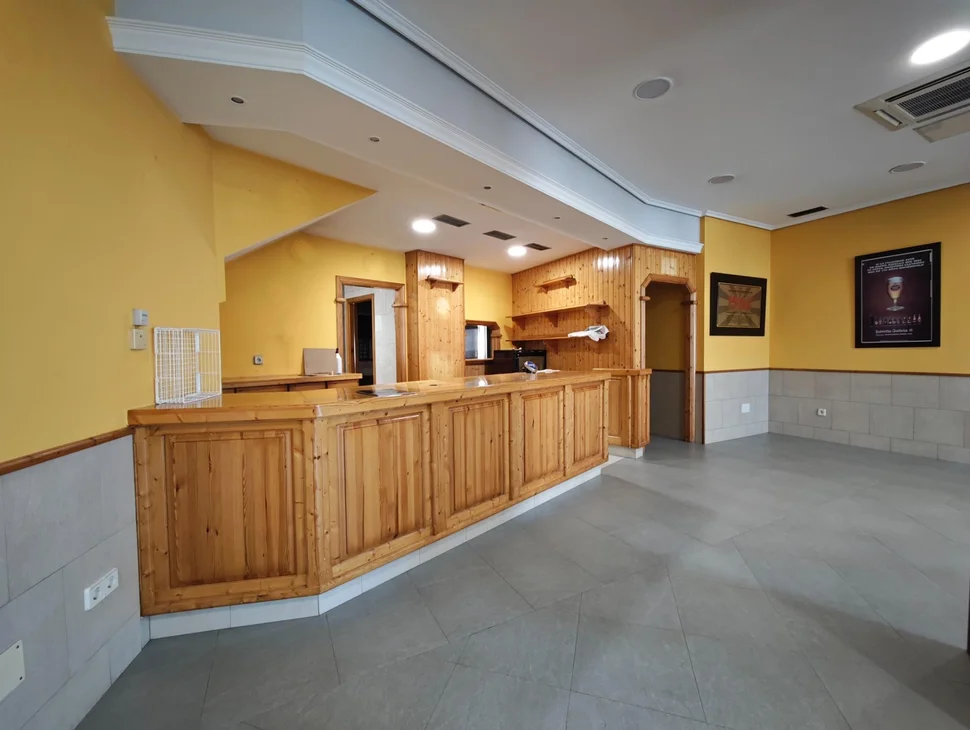 Local comercial en carretera de castilla, o ponto, narón