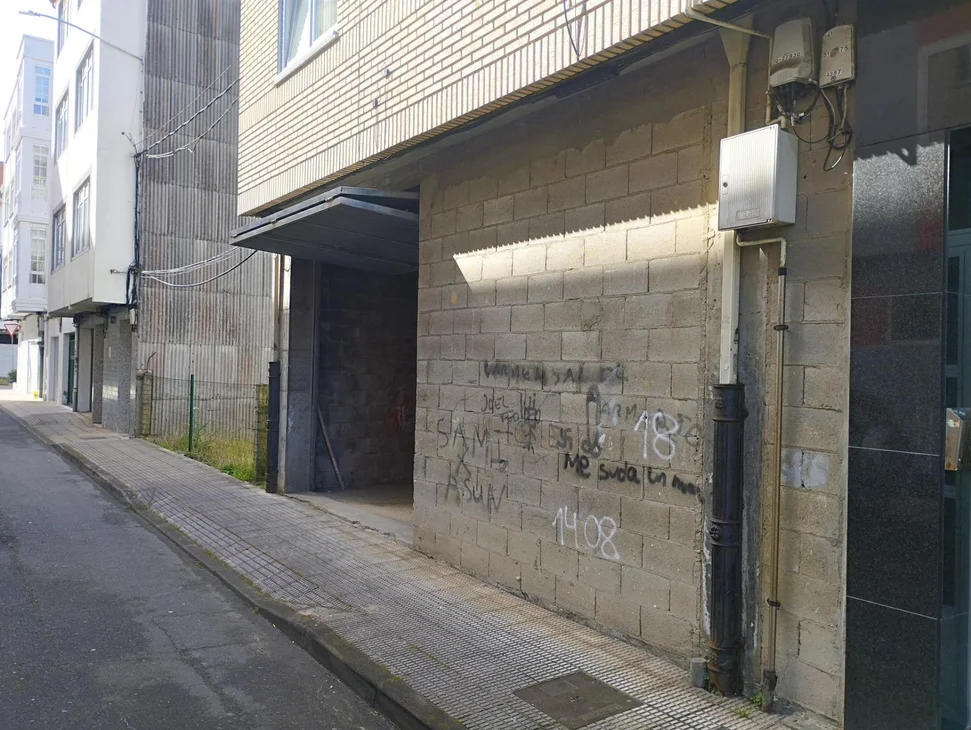 Bajo comercial en Santa Cecilia, Narón. – foto 1