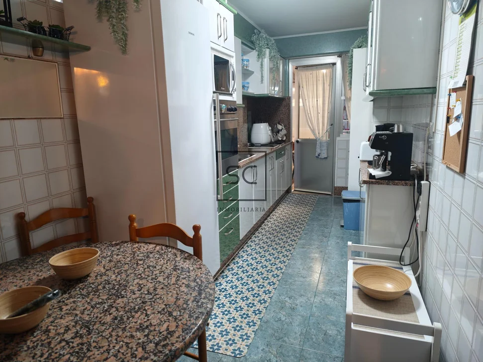Piso con garaje, ascensor y trastero en Ultramar, Ferrol