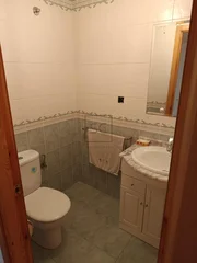 Bajo comercial en Alto do Castaño, junto al ayuntamiento de Narón.