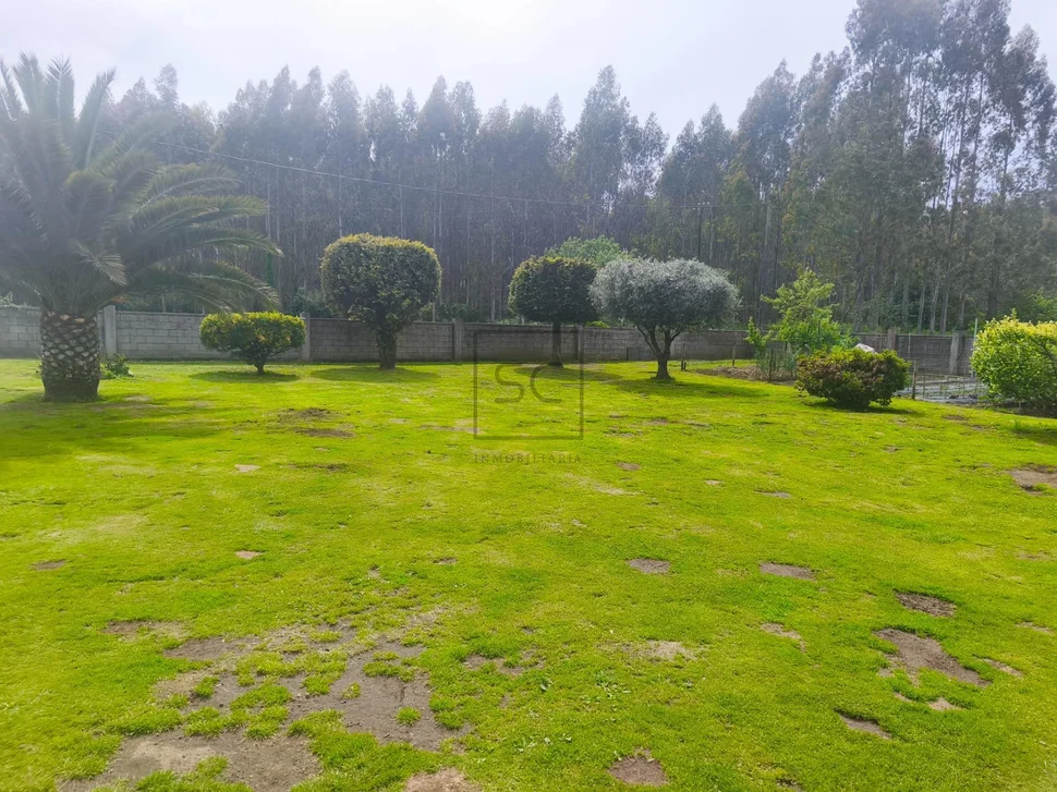 Casa con finca y bodegas en Monfero
