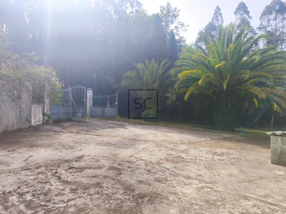 Casa con garaje y finca en San Román, Cedeira