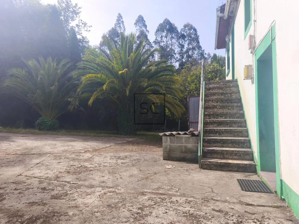 Casa con garaje y finca en San Román, Cedeira