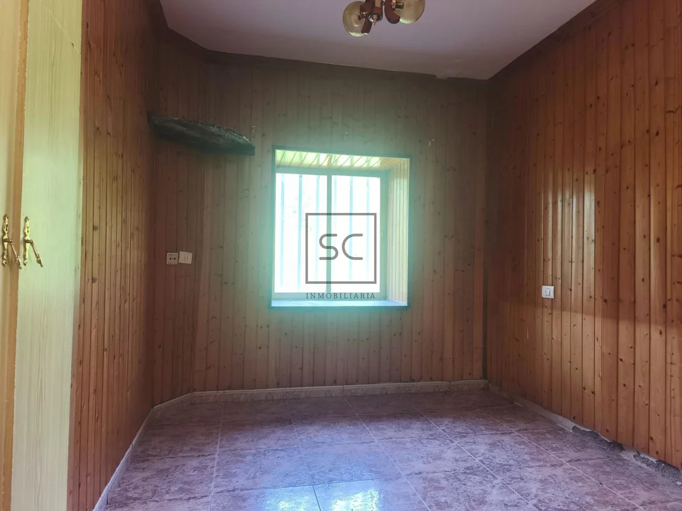 Casa con garaje y finca en San Román, Cedeira