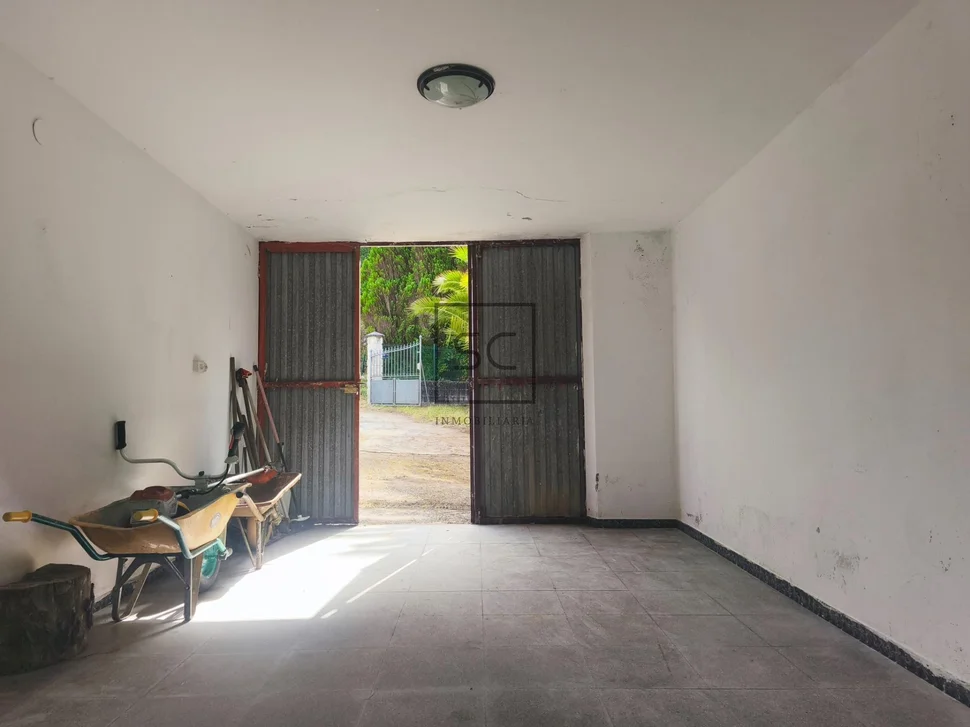 Casa con garaje y finca en San Román, Cedeira