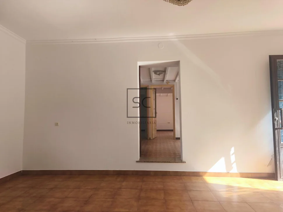 Casa con garaje y finca en San Román, Cedeira