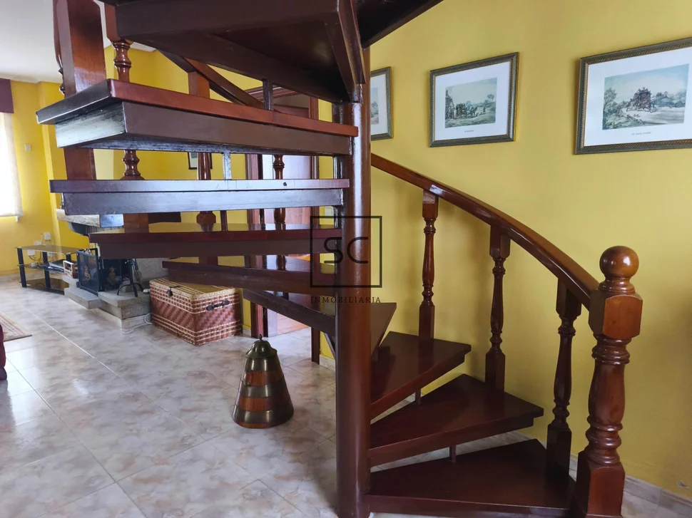 Casa con garaje y finca en Lago, Valdoviño