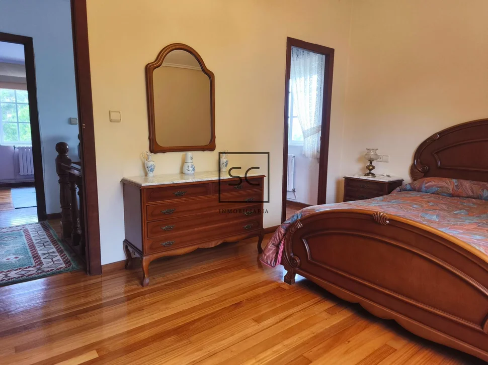 Casa con garaje y finca en Lago, Valdoviño