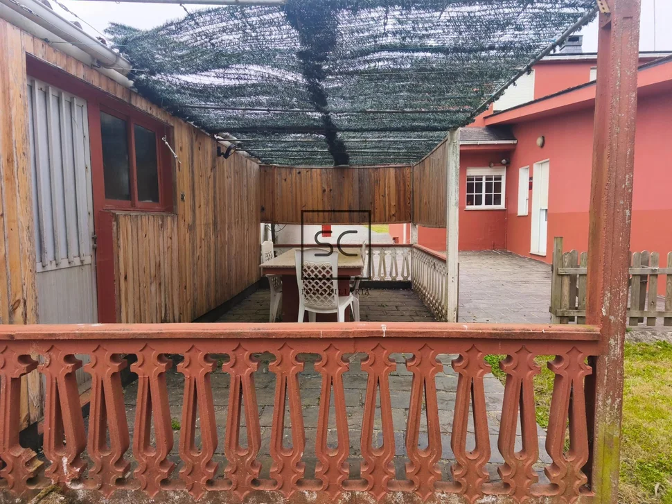 Casa con garaje y finca en Lago, Valdoviño
