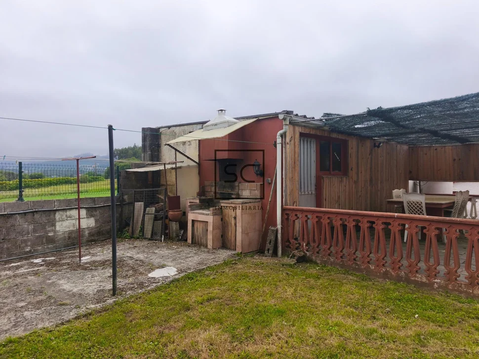 Casa con garaje y finca en Lago, Valdoviño