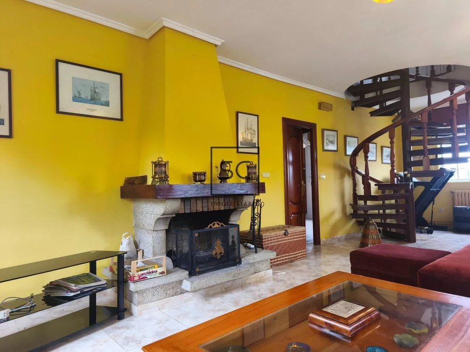Casa con garaje y finca en Lago, Valdoviño