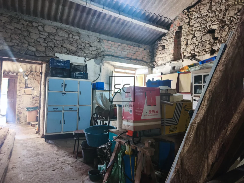 Casa de piedra para restaurar en O Val, Narón.