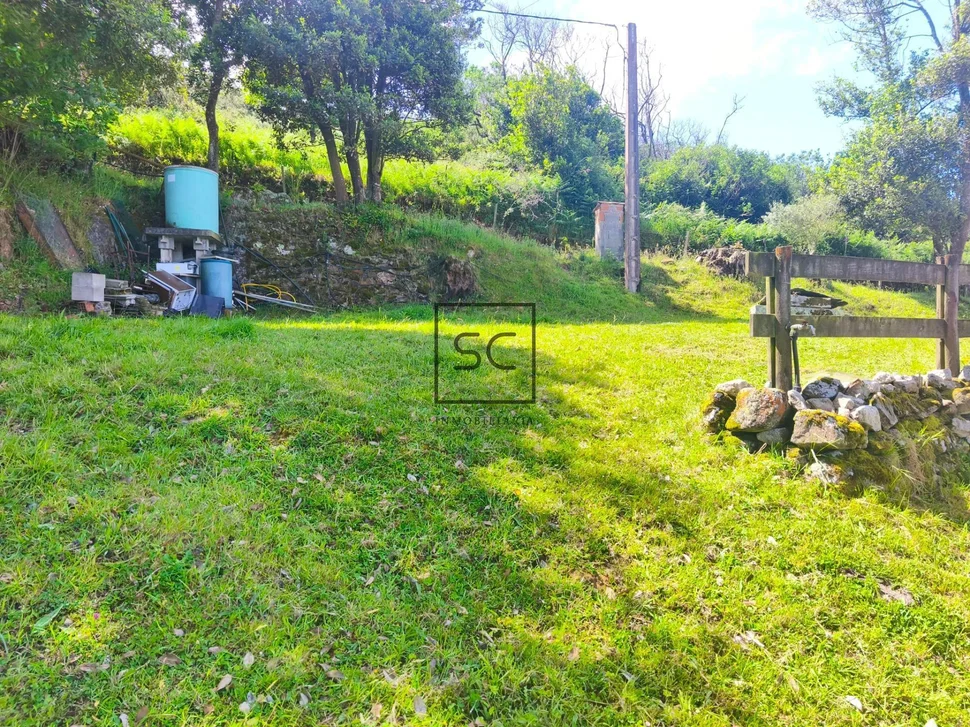 Casa de piedra para restaurar en O Val, Narón.