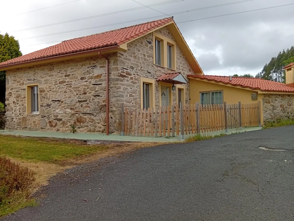 Casa de piedra en Lavandeira, Cabanas.