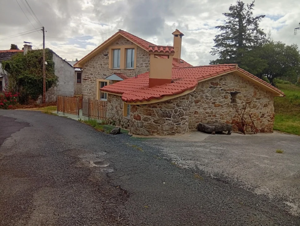 Casa de piedra en Lavandeira, Cabanas.