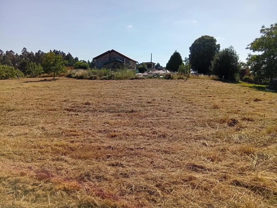 Terreno urbano en Laraxe, Cabanas.