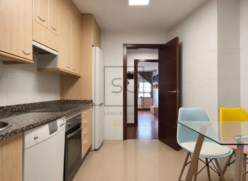 Piso con garaje y trastero en Santa Cecilia, Ferrol.