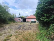 Casa y negocio en Mera de Arriba, Ortigueira.