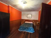 Casa y negocio en Mera de Arriba, Ortigueira.