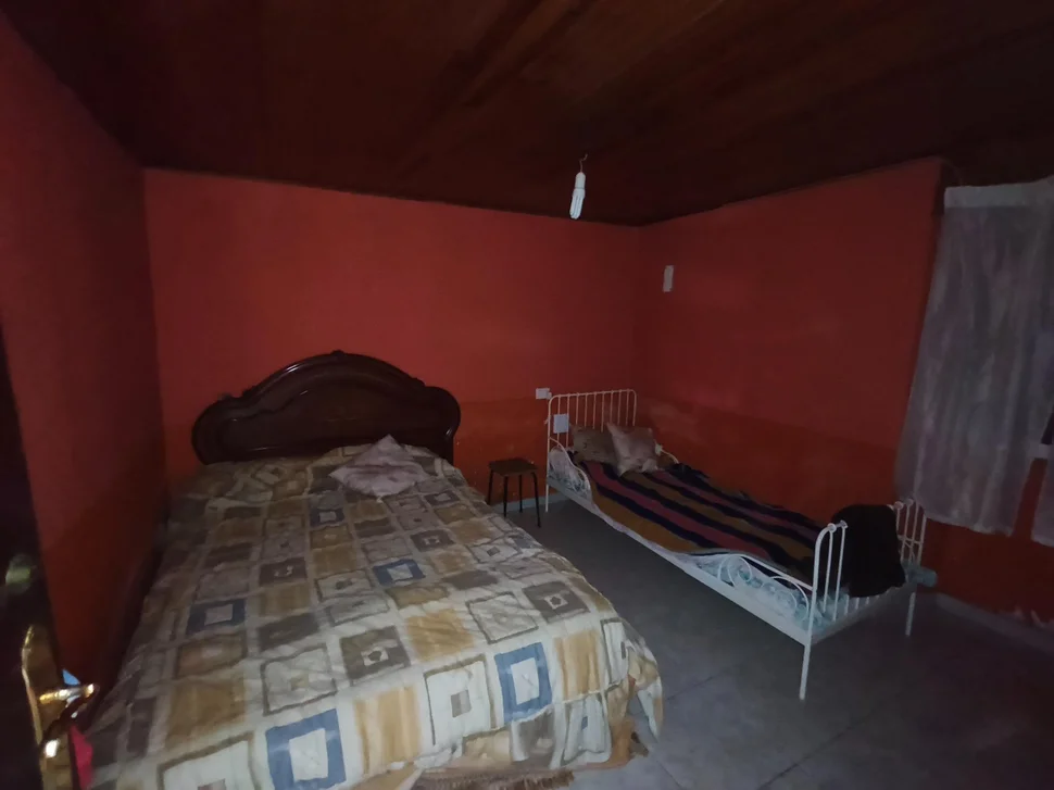 Casa y negocio en Mera de Arriba, Ortigueira.