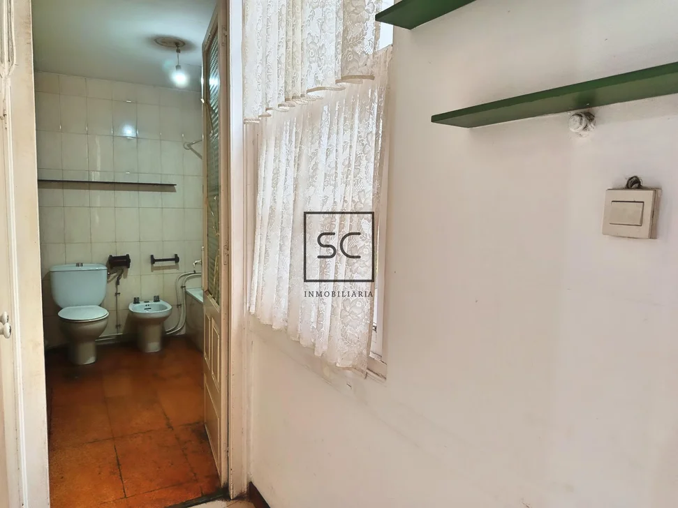 Piso con balcón en el centro, Ferrol. – foto 18