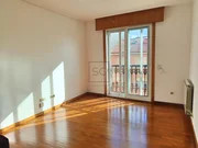 Piso con garaje y ascensor en Narón