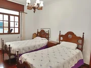 Chalet con finca y garaje en Narón.