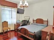 Chalet con finca y garaje en Narón.