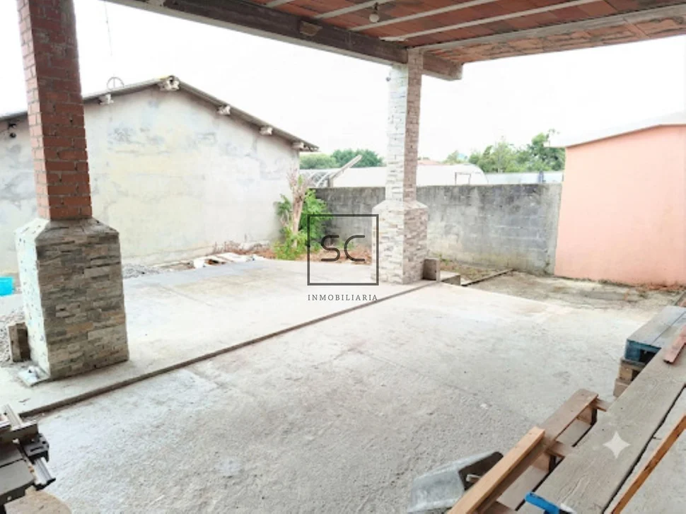 Chalet con finca y garaje en Narón.