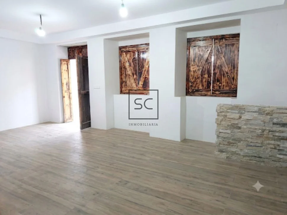 Chalet con finca y garaje en Narón.