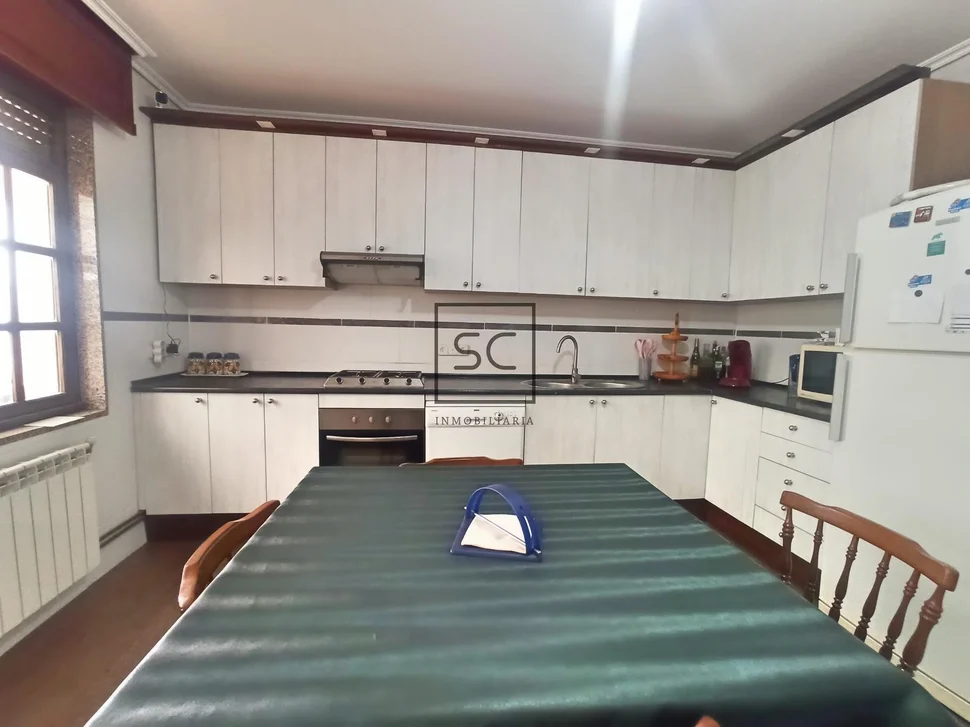 Chalet con finca y garaje en Narón.
