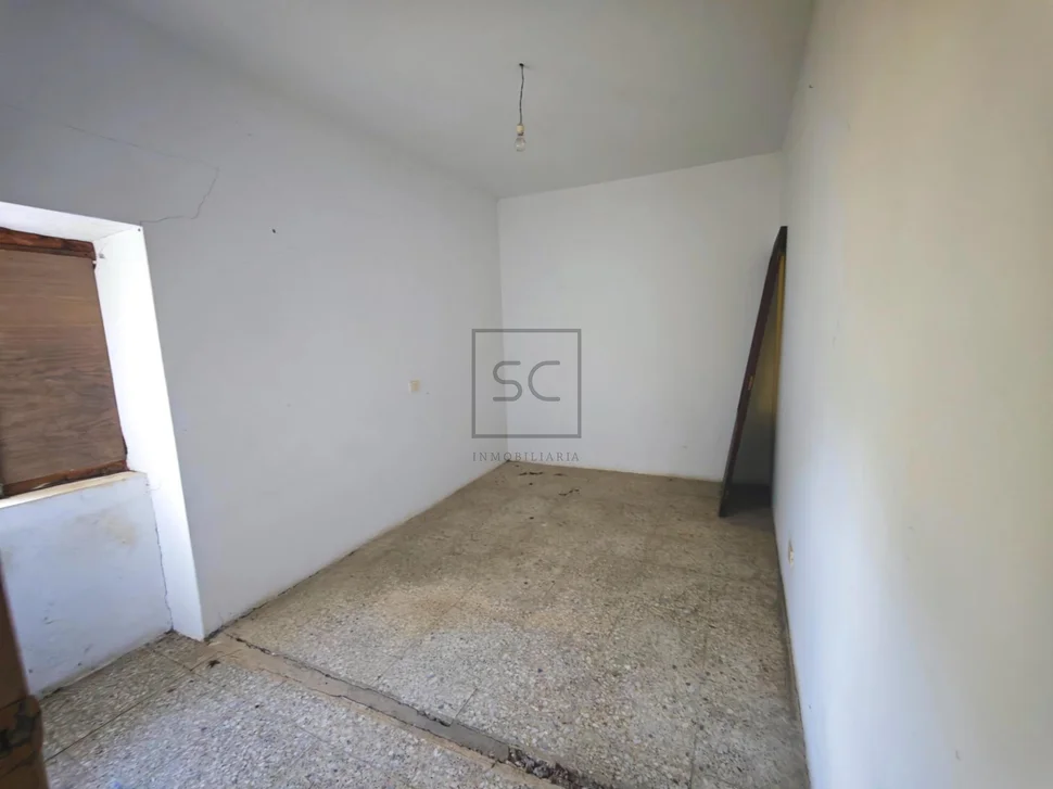 Casa para rehabilitar con finca en Valdoviño