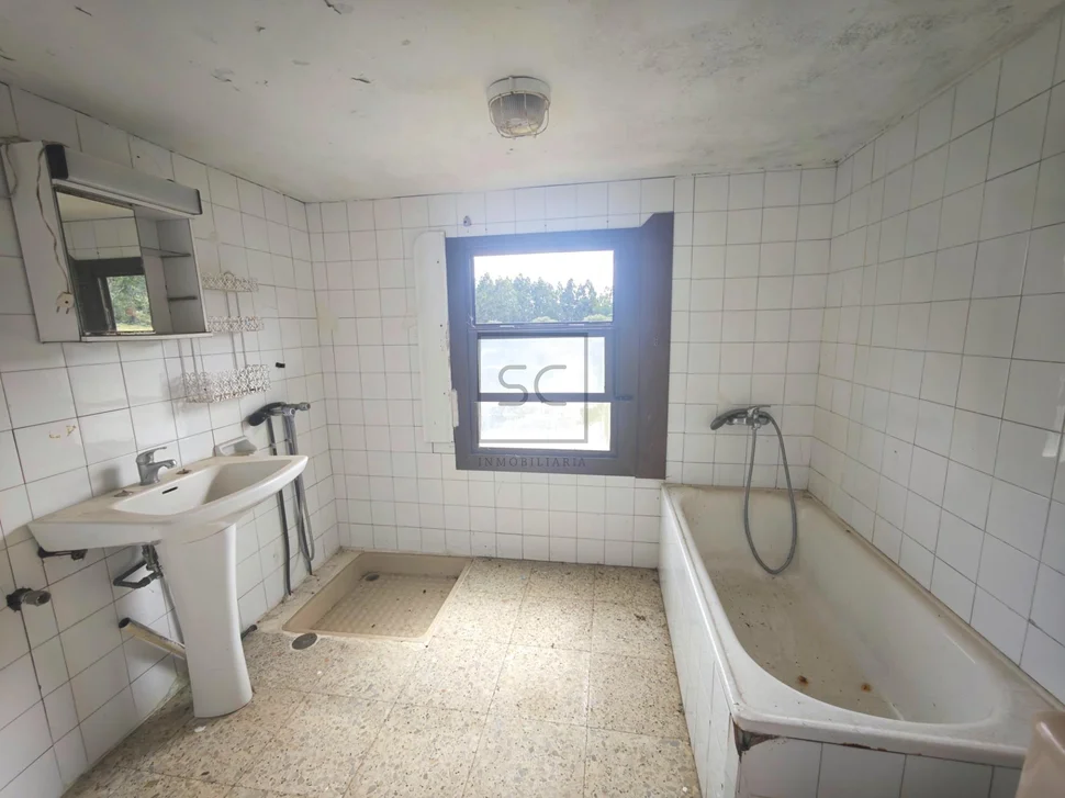 Casa para rehabilitar con finca en Valdoviño