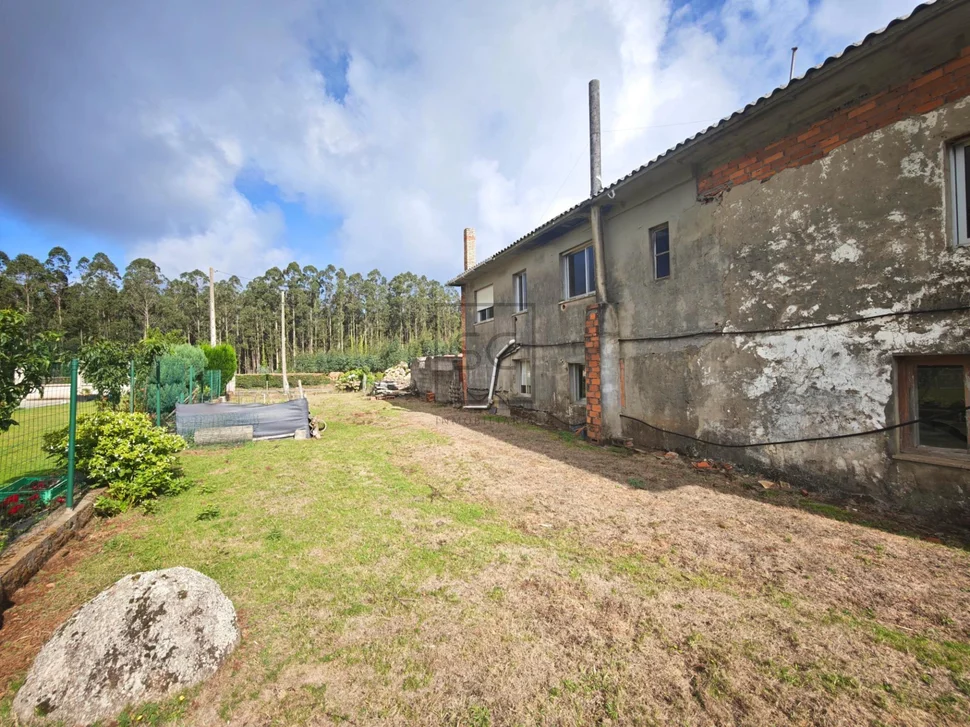 Casa para rehabilitar con finca en Valdoviño