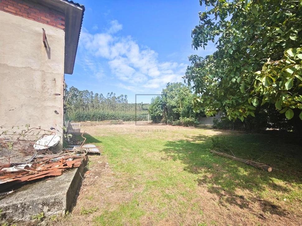 Casa para rehabilitar con finca en Valdoviño
