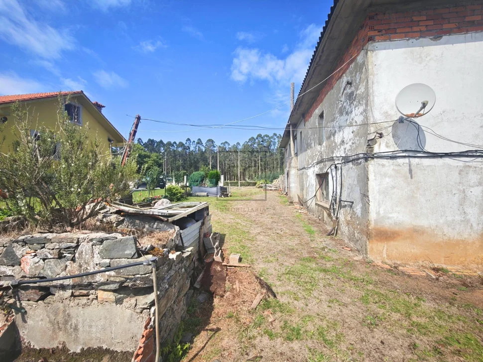 Casa para rehabilitar con finca en Valdoviño