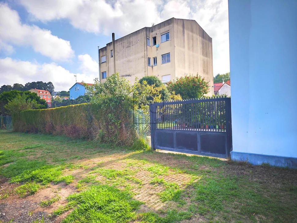 Bajo con jardín en Cedeira