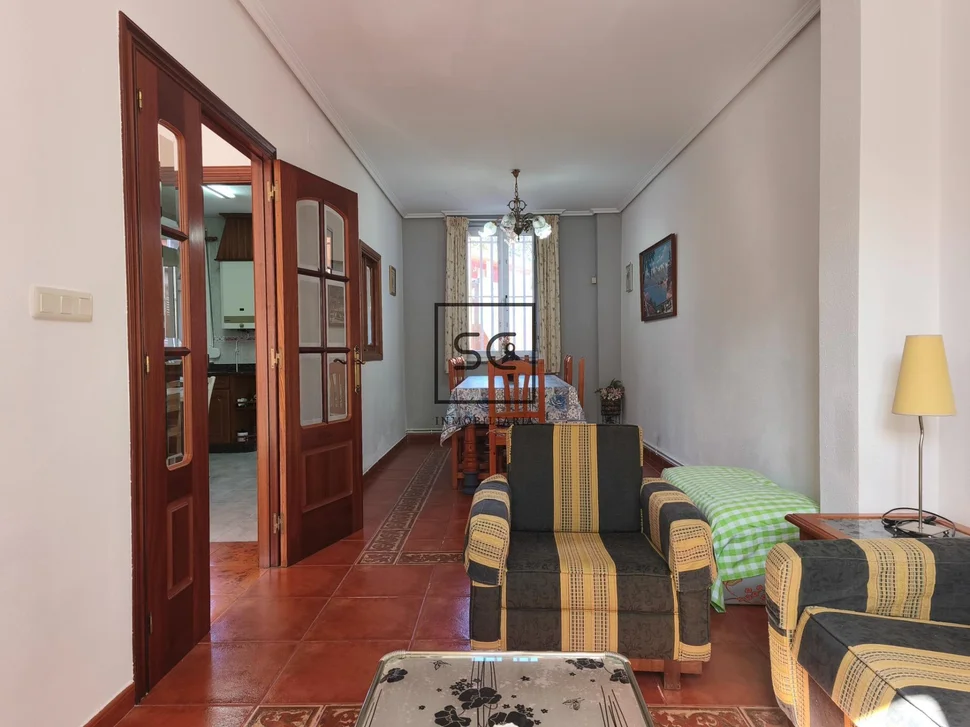 Casa con dos viviendas independientes en Leiro, Miño