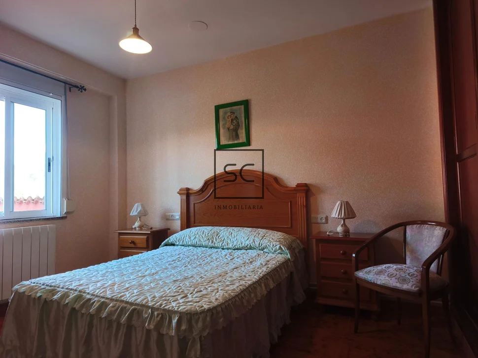 Casa con dos viviendas independientes en Leiro, Miño