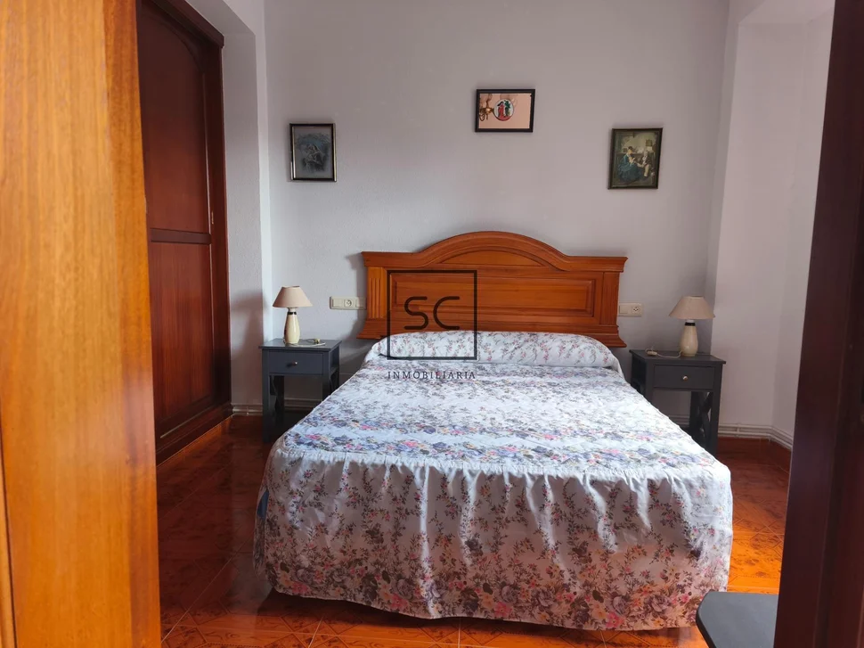 Casa con dos viviendas independientes en Leiro, Miño