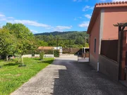 Casa con dos viviendas independientes en Leiro, Miño