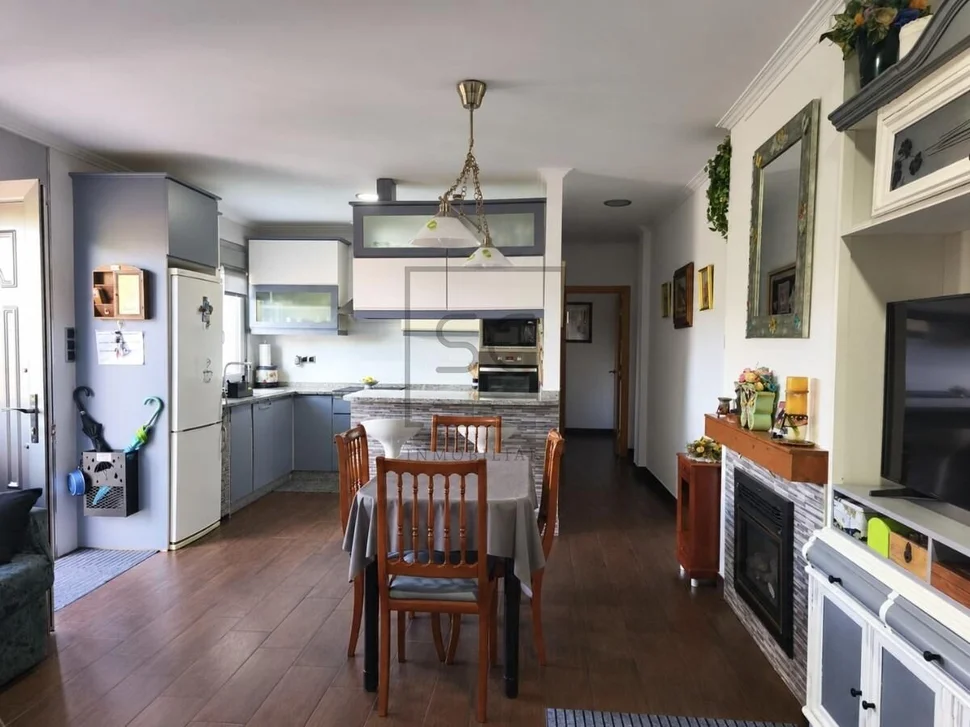 Casa con dos viviendas independientes en Leiro, Miño