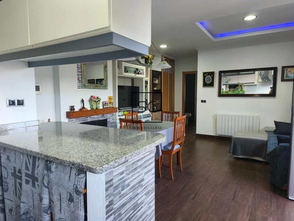 Casa con dos viviendas independientes en Leiro, Miño