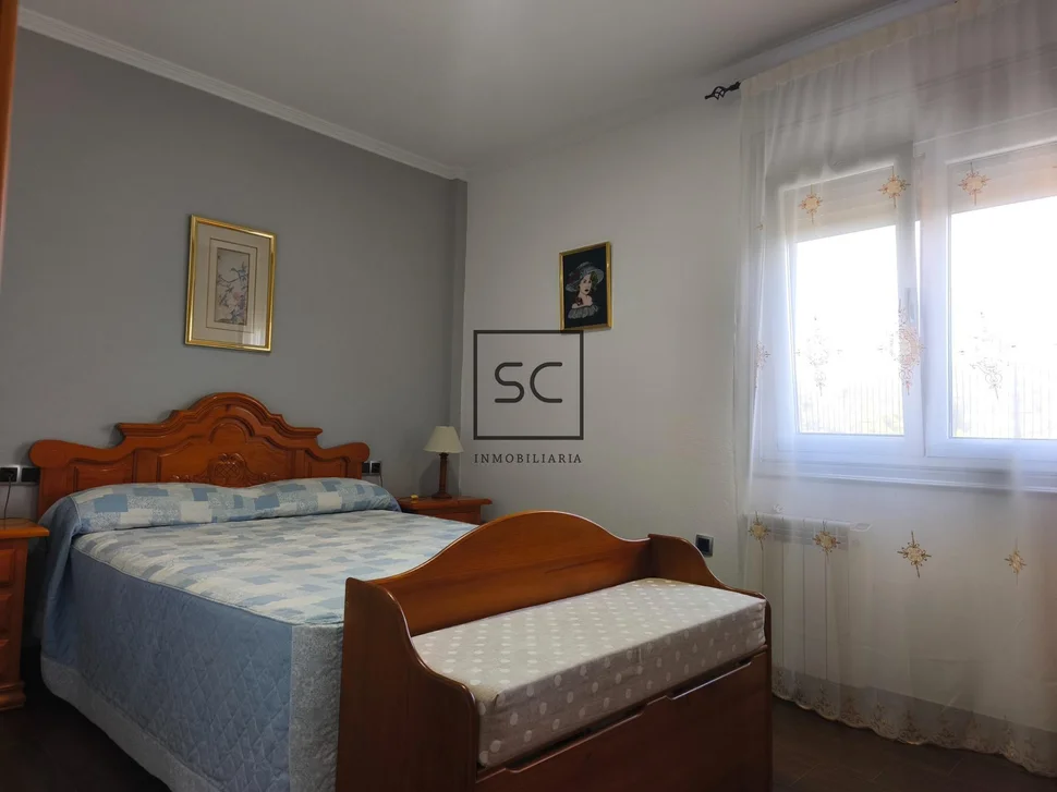 Casa con dos viviendas independientes en Leiro, Miño
